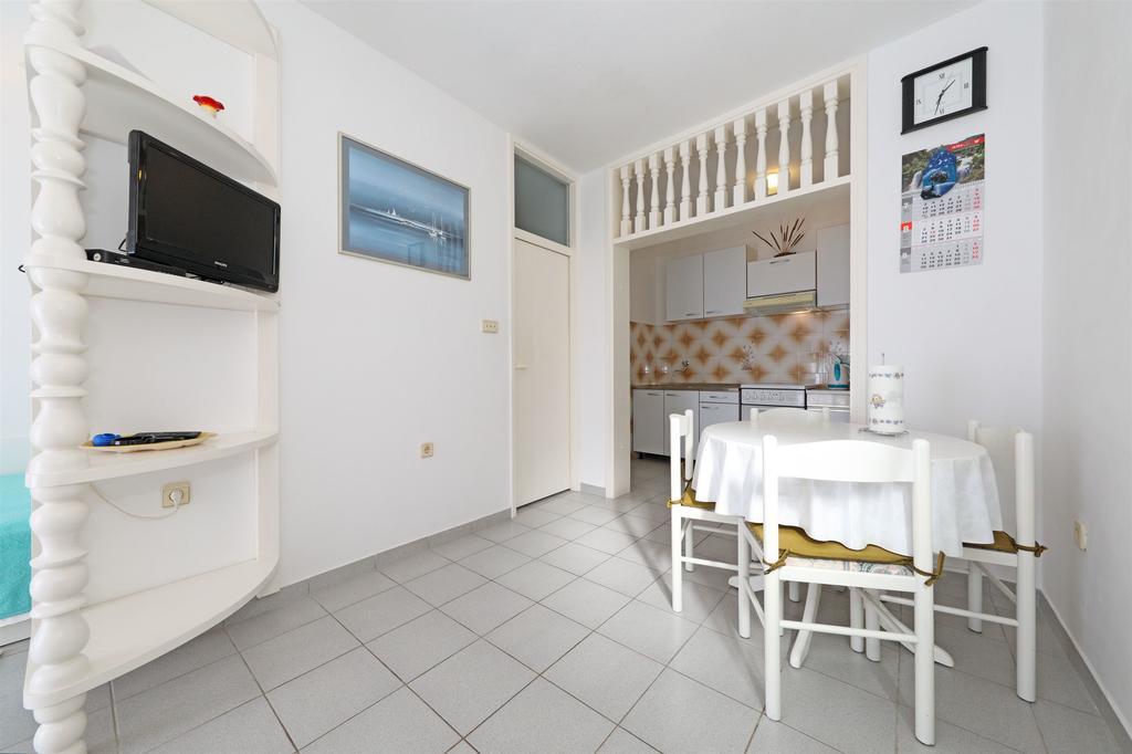 Apartments Danica Tisno Exterior photo
